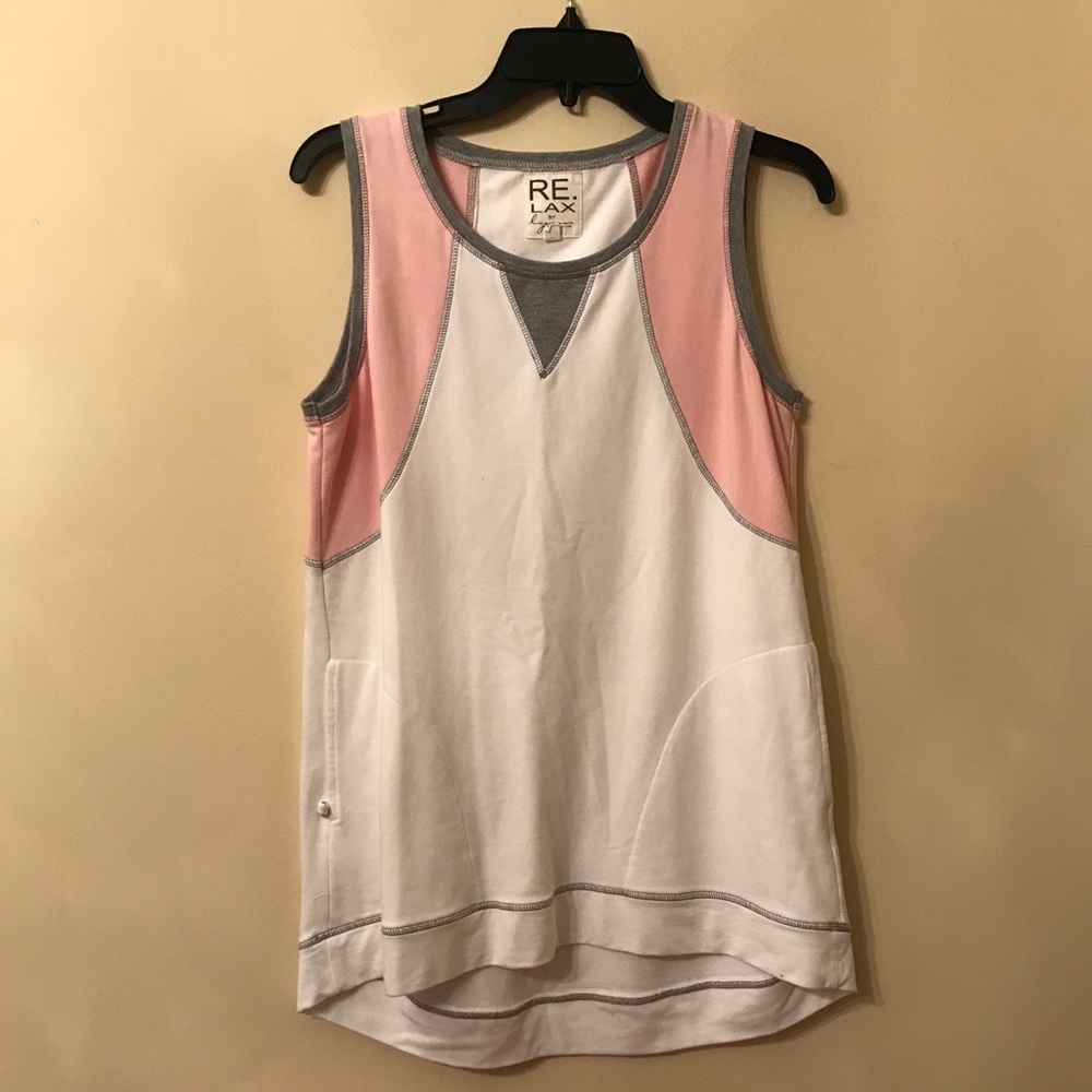 RE.LAX by Lynne Richie Sleeveless Top